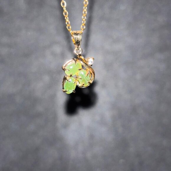 Vintage Jade Pendant Necklace, Dolphin Ore 18K Gold Electroplate - Picture 7 of 7